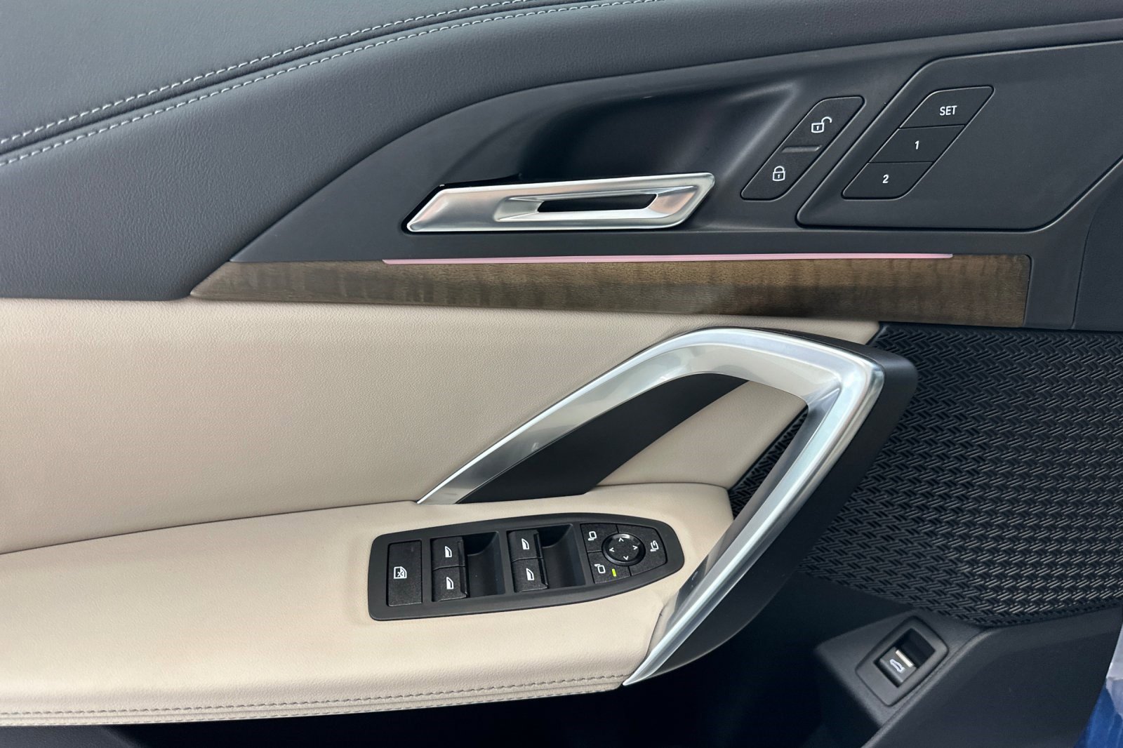 Used 2025 BMW X1 xDrive28i w/ Technology Package image 14