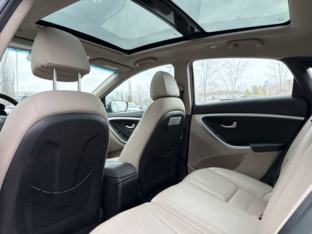 Used 2014 Hyundai Elantra GT w/ Option Group 03 image 9