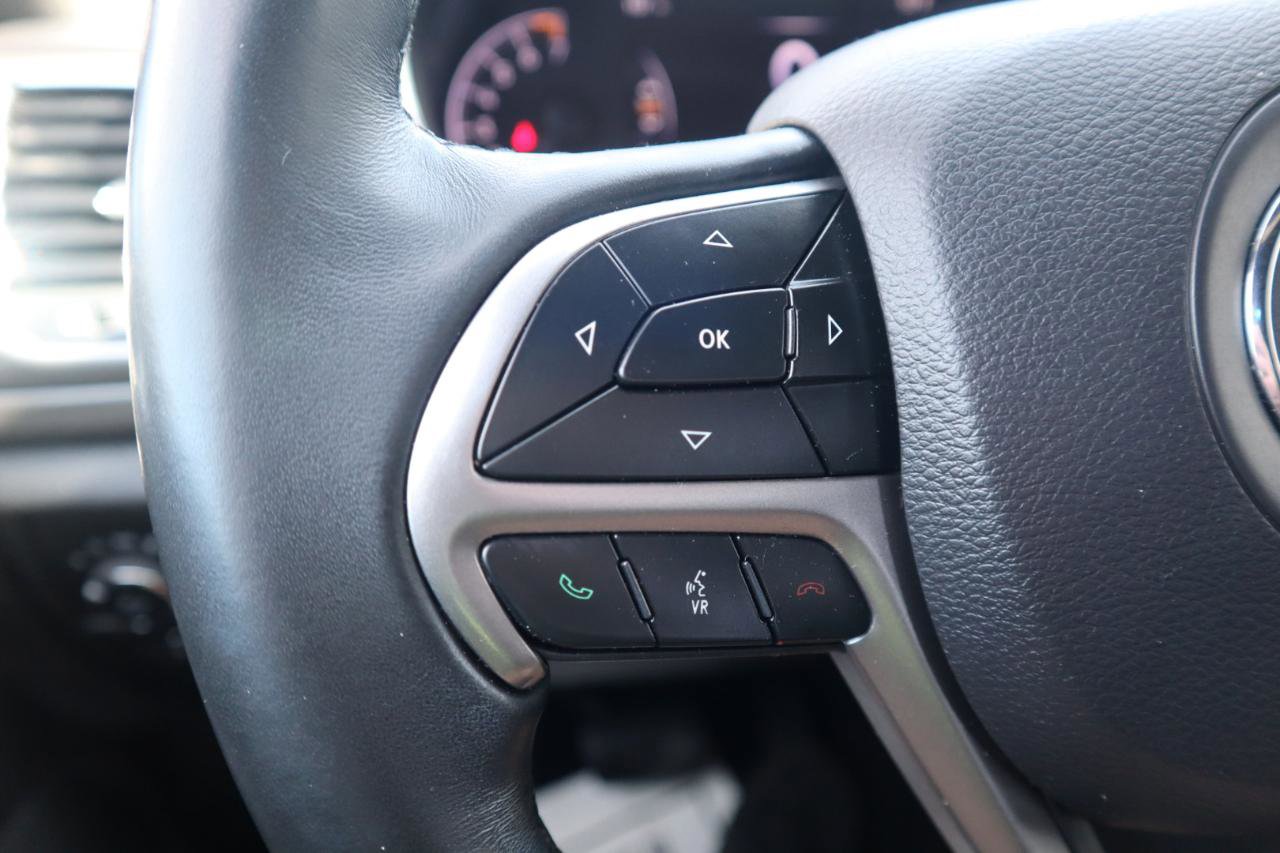 Used 2019 Jeep Grand Cherokee Laredo w/ 18" Wheel & 8.4" Radio Group image 66