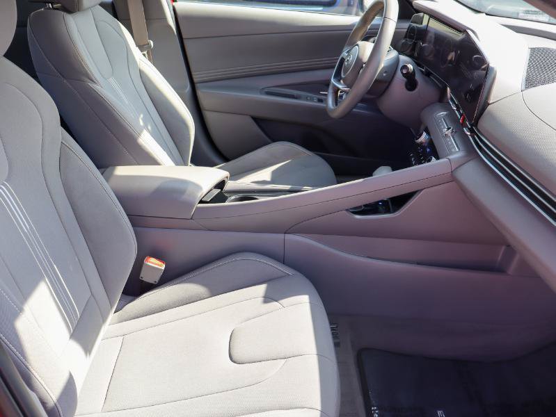 Used 2023 Hyundai Elantra SEL w/ Convenience Package FWD image 12