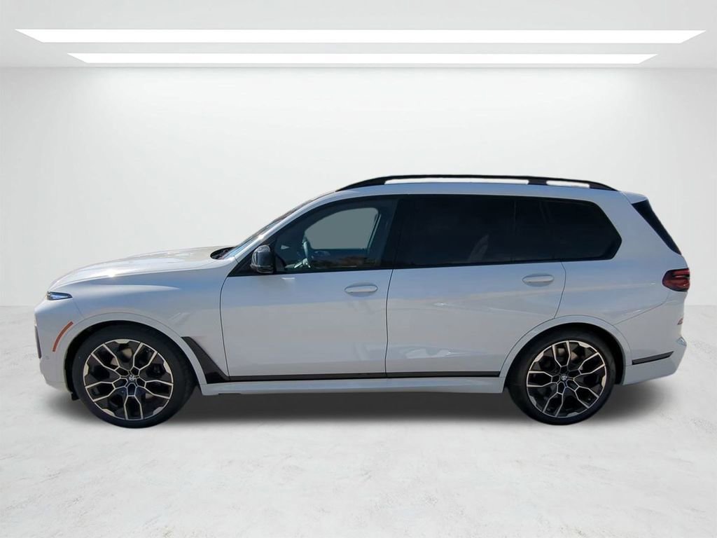 New 2026 BMW X7 M60i image 7