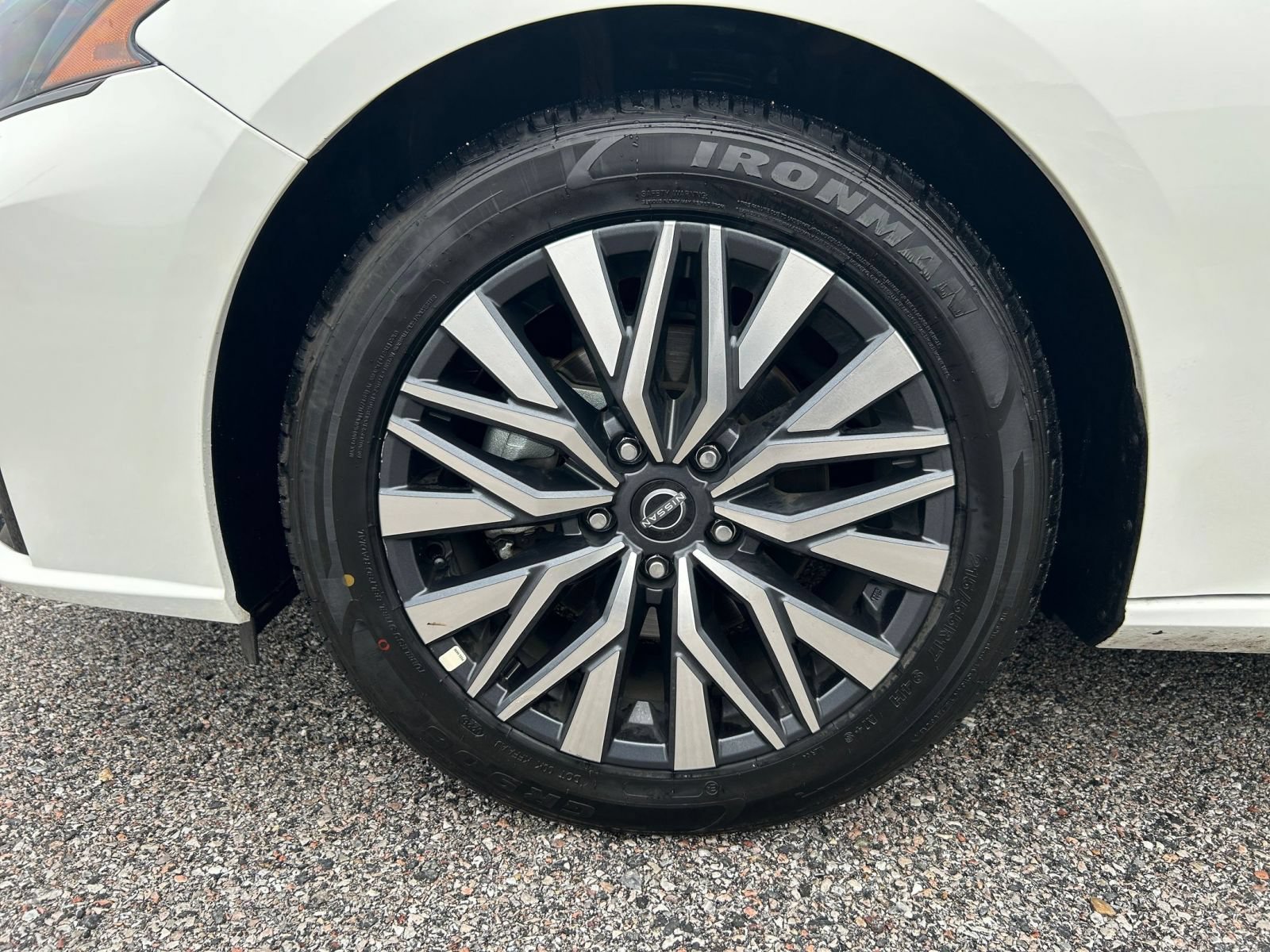 Used 2026 Nissan Altima 2.5 SV FWD image 24