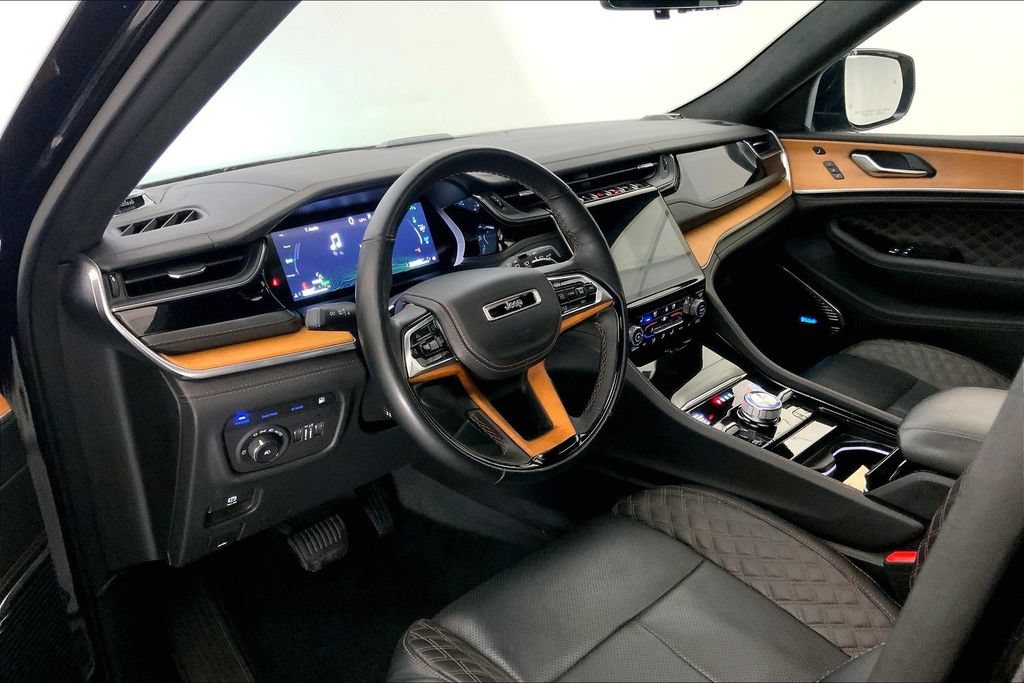 Used 2022 Jeep Grand Cherokee Summit AWD/4WD image 21