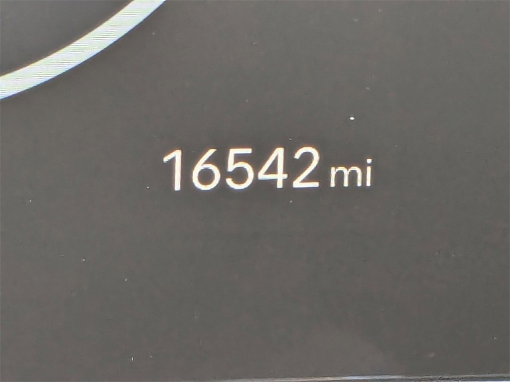 Used 2025 Hyundai Santa Fe Limited image 16