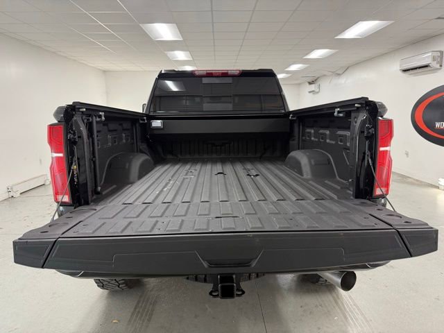 Used 2025 Chevrolet Silverado 2500 ZR2 w/ Technology Package image 8