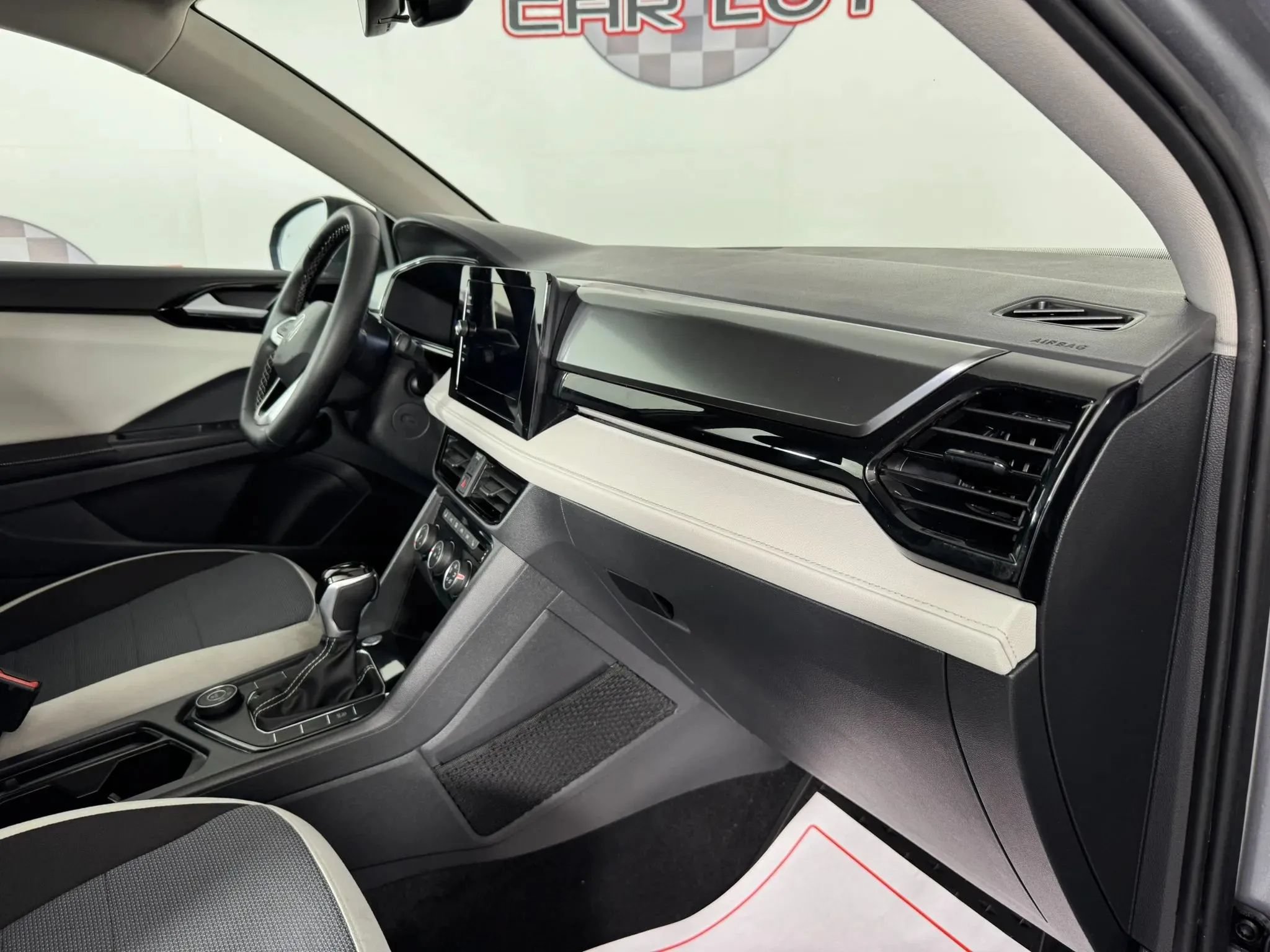 Used 2025 Volkswagen Taos S AWD/4WD image 12