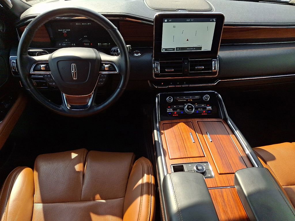 Used 2019 Lincoln Navigator Reserve image 12