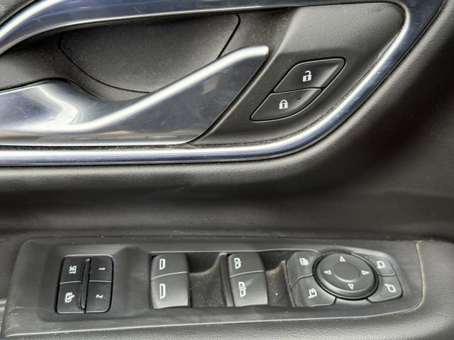 Used 2023 Chevrolet Suburban RST w/ Luxury Package image 19