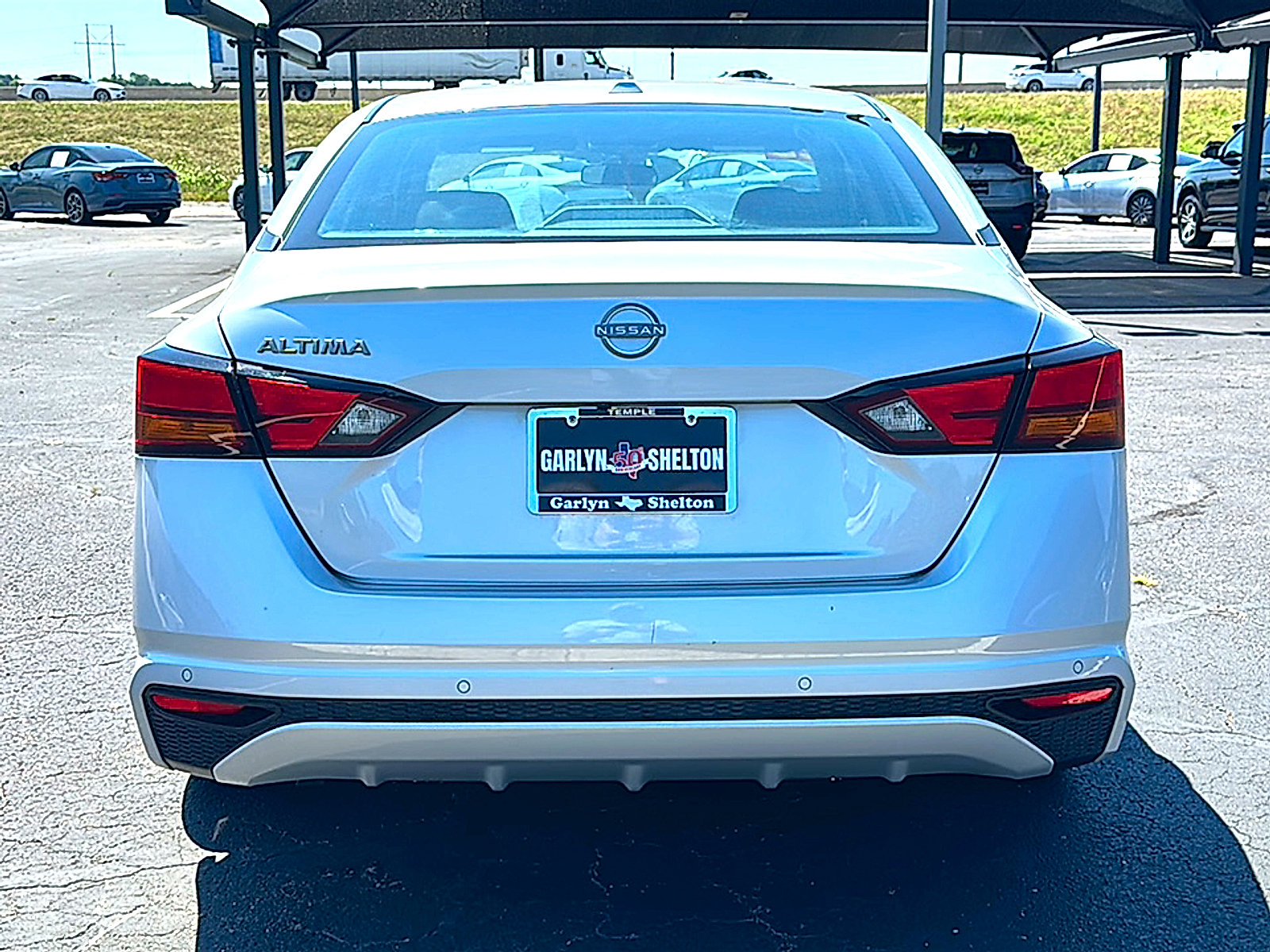 Used 2025 Nissan Altima 2.5 SV FWD image 7