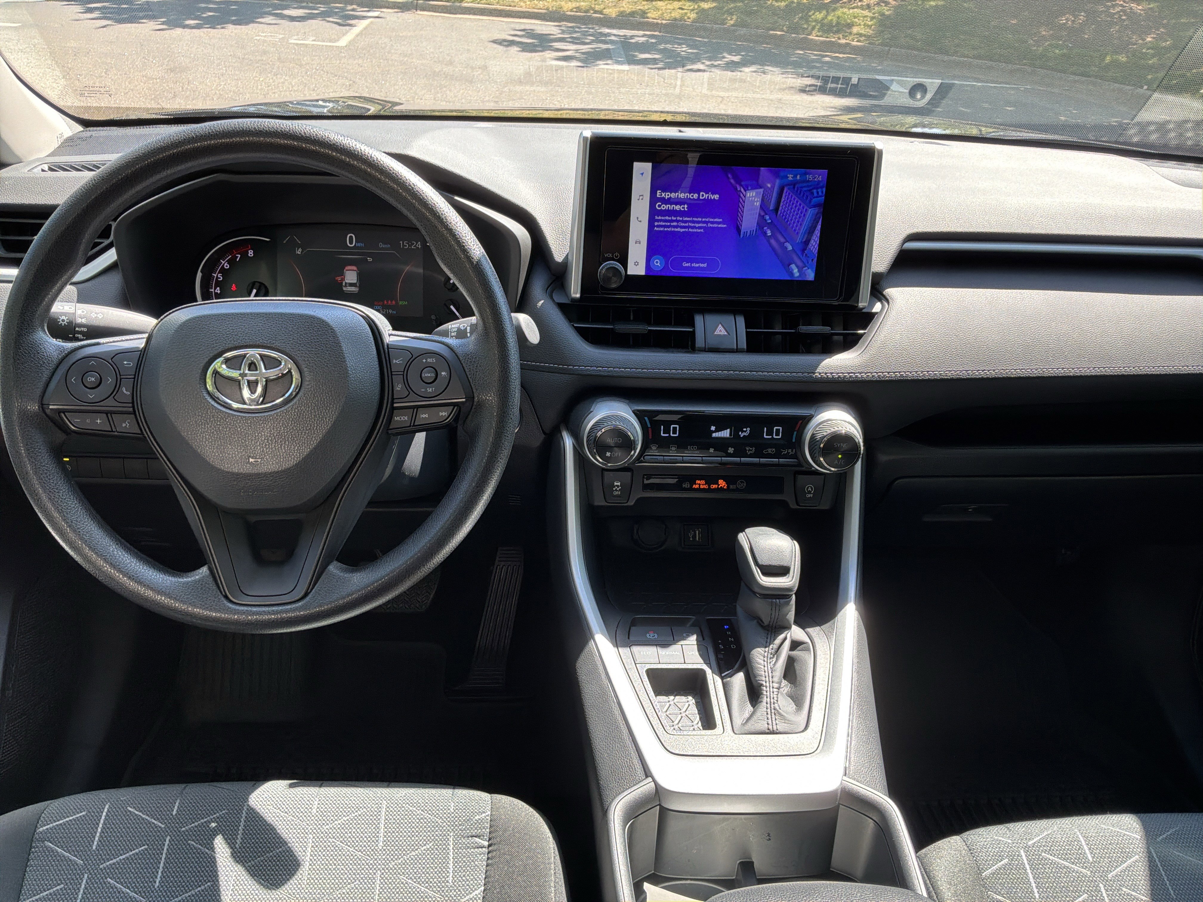 Used 2025 Toyota RAV4 XLE w/ Convenience Package FWD image 29