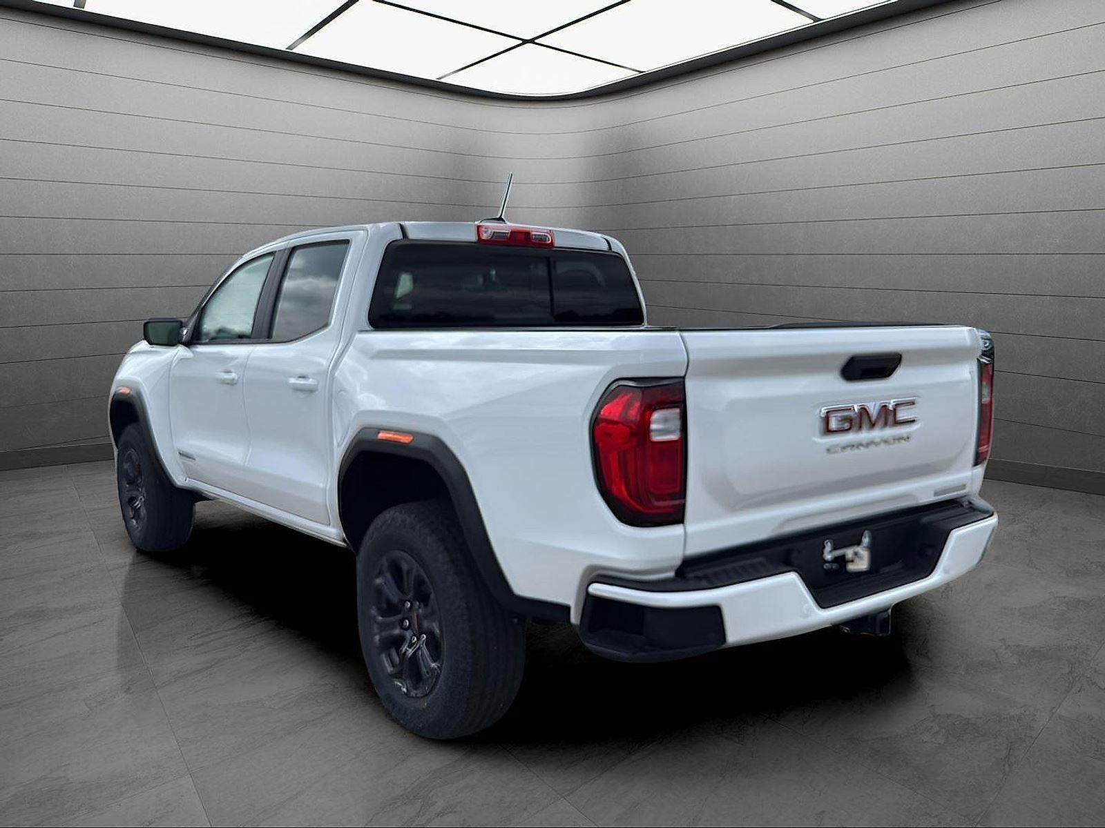 New 2025 GMC Canyon Elevation w/ Convenience Package image 3