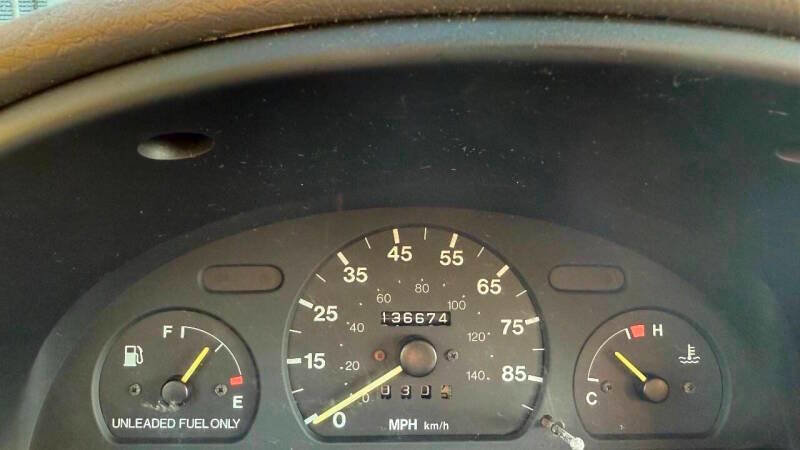 Used 1995 Geo Metro LSi image 16