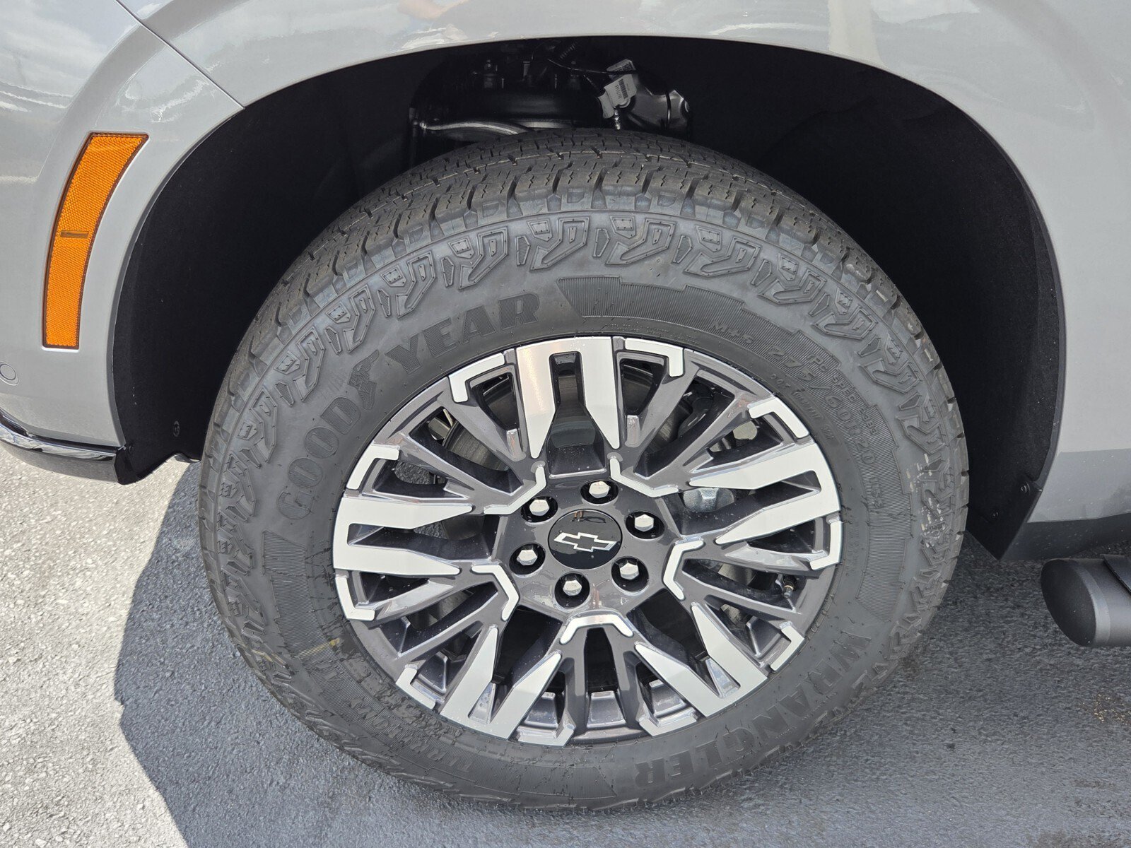 New 2026 Chevrolet Tahoe Z71 w/ Z71 Off-Road Package AWD/4WD image 4