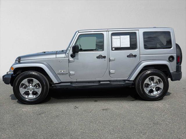 Used 2017 Jeep Wrangler Unlimited Sahara w/ Connectivity Group AWD/4WD image 6