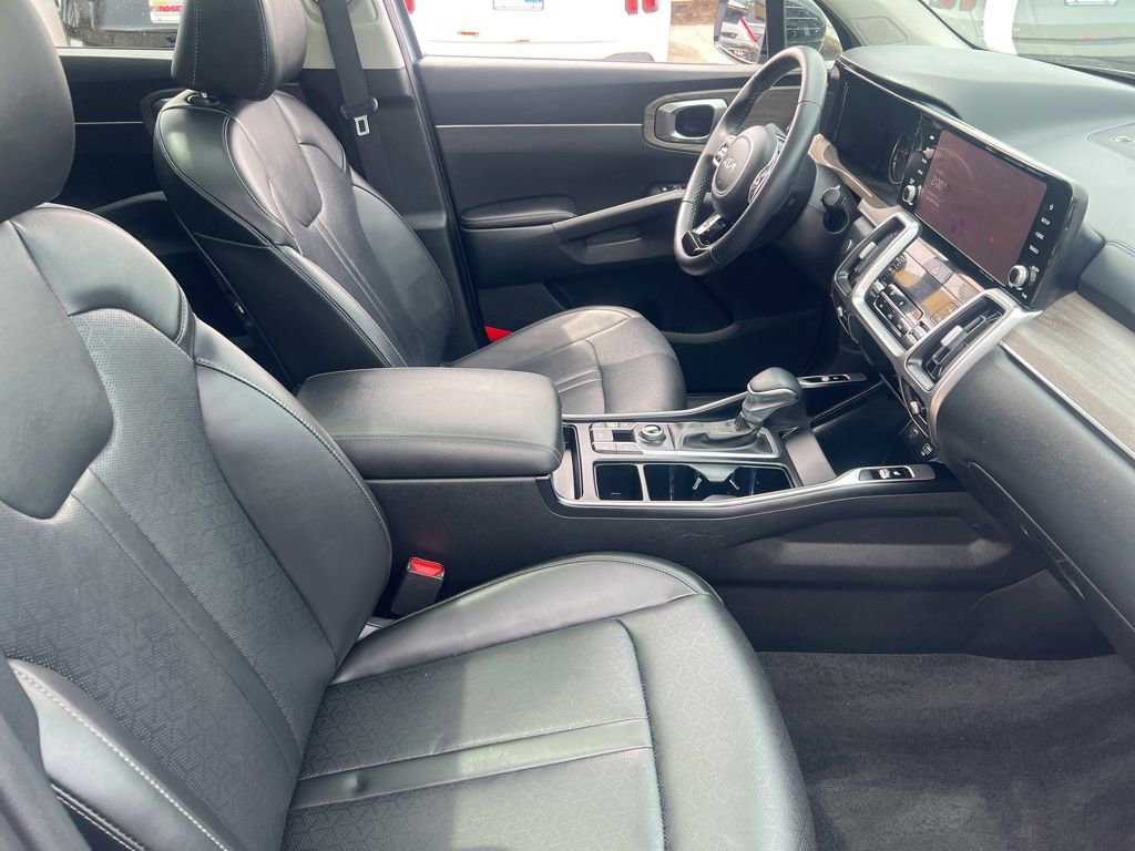 Certified 2023 Kia Sorento X-Line EX AWD/4WD image 22