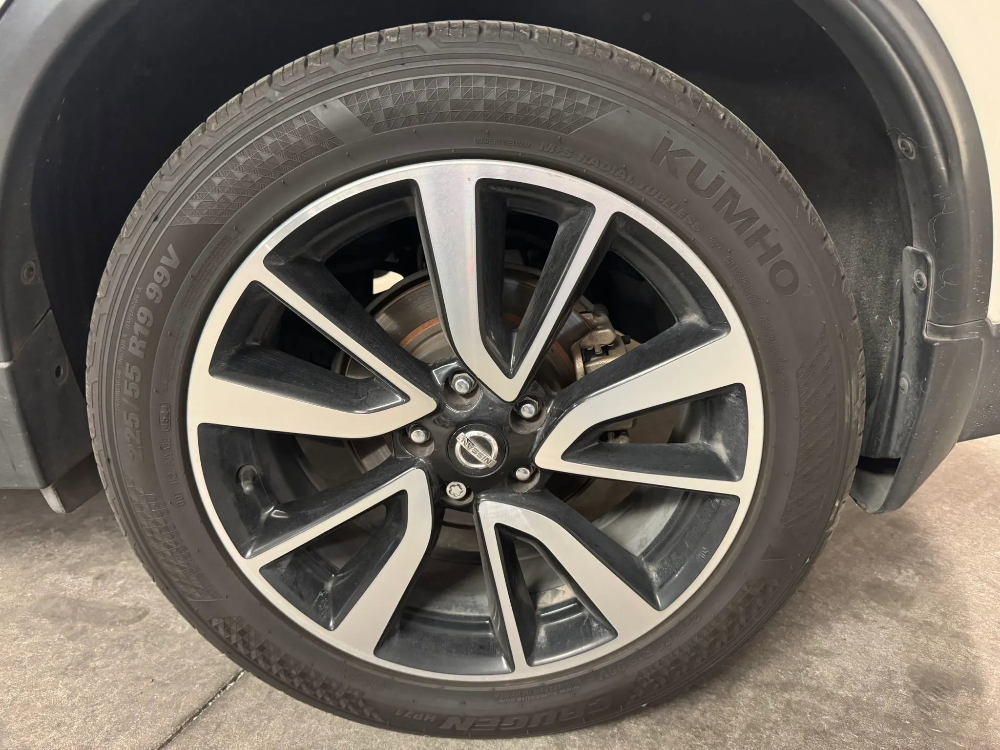 Used 2017 Nissan Rogue SL w/ SL Premium Package image 16