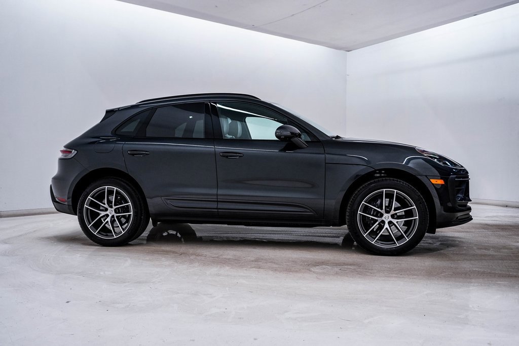 Certified 2025 Porsche Macan image 9
