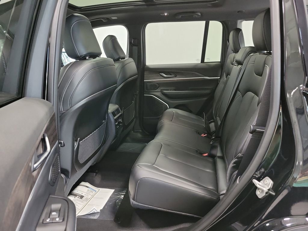 New 2026 Jeep Grand Cherokee Limited image 8