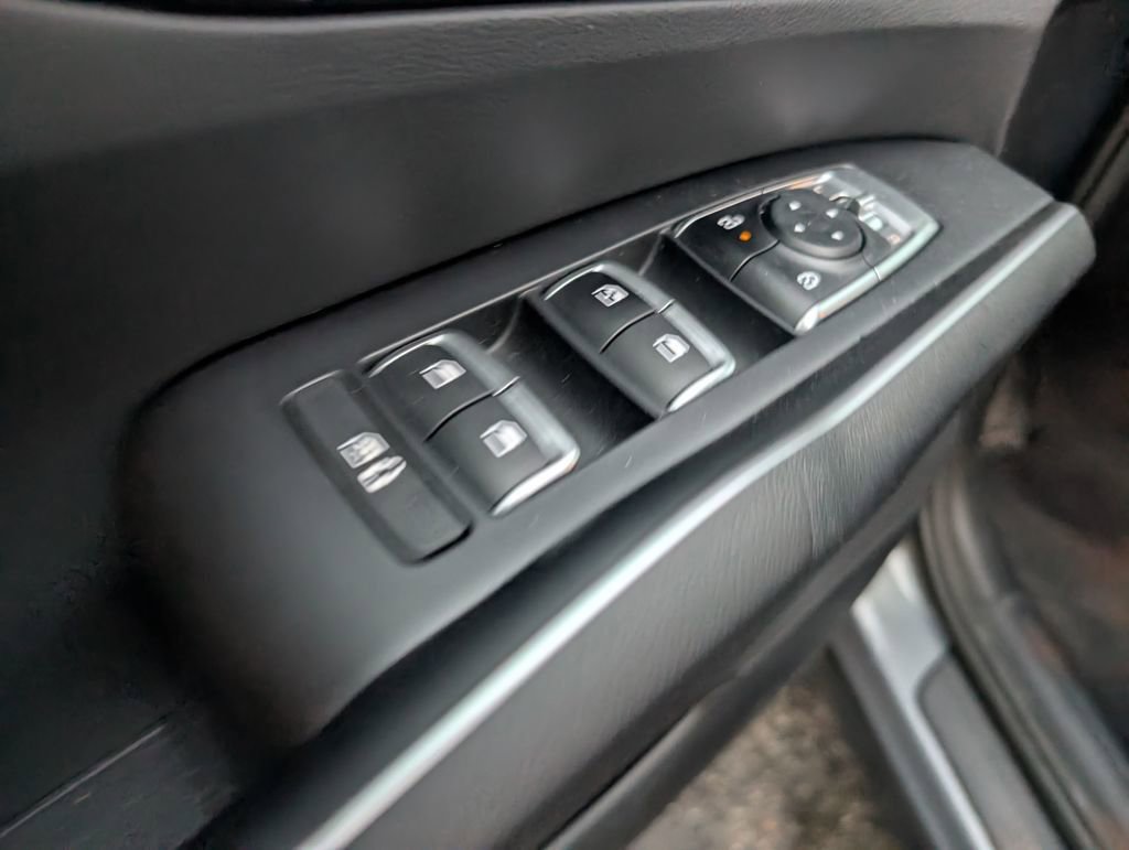 Used 2025 Kia Sorento LX image 15