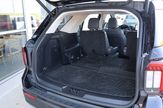 Certified 2025 Ford Explorer Active w/ Active Comfort Package AWD/4WD image 28
