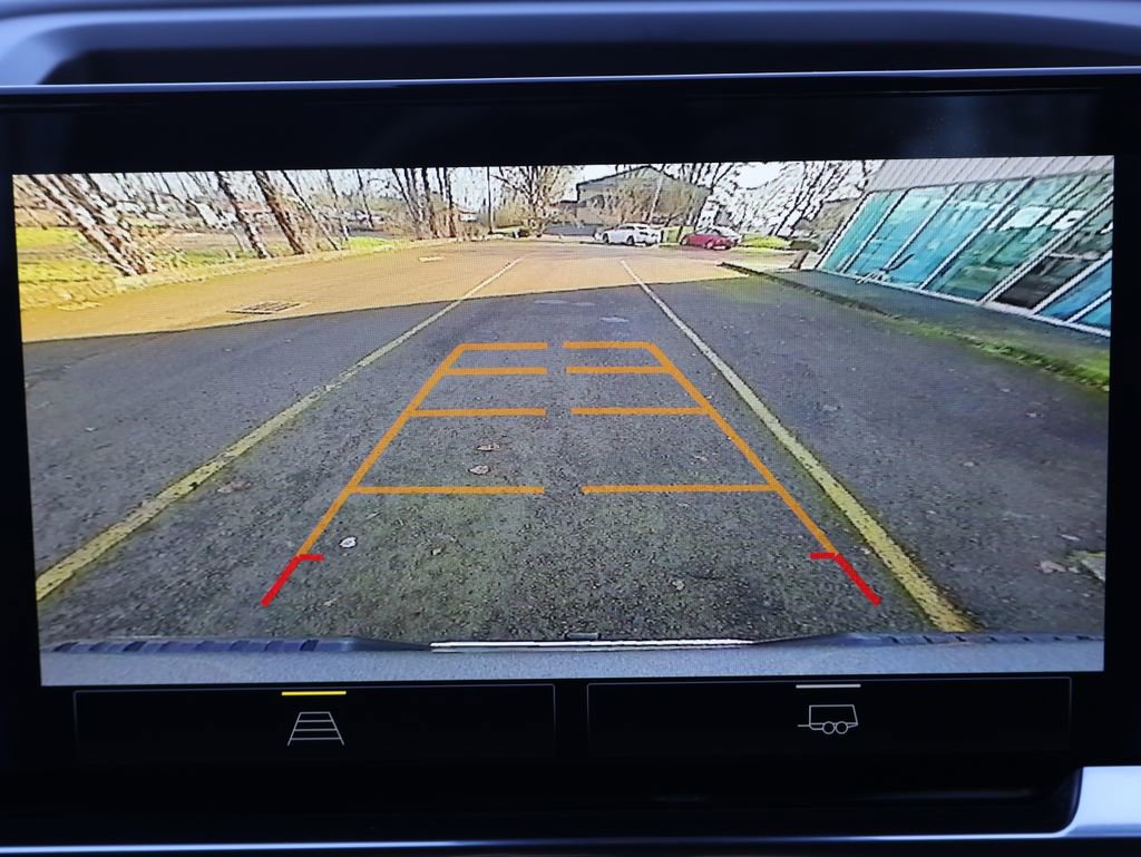 Used 2025 Chevrolet Silverado 1500 LT AWD/4WD image 16