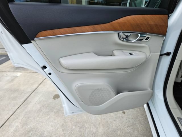 Used 2021 Volvo XC90 T6 Momentum w/ Advanced Package AWD/4WD image 17