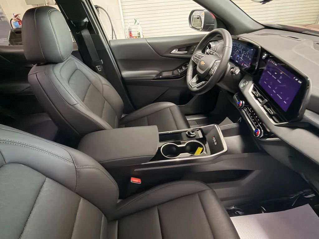 Used 2026 Chevrolet Equinox LT w/ Convenience Package II image 23
