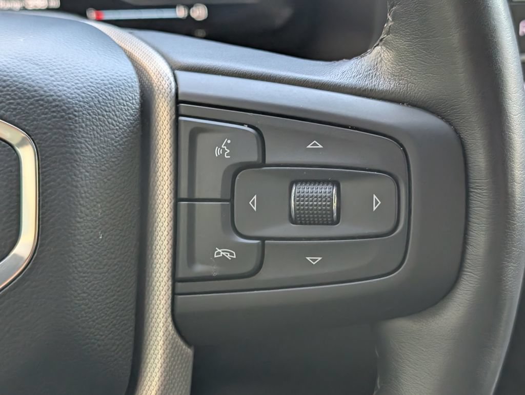 Used 2023 GMC Yukon Denali w/ Advanced Technology Package AWD/4WD image 26