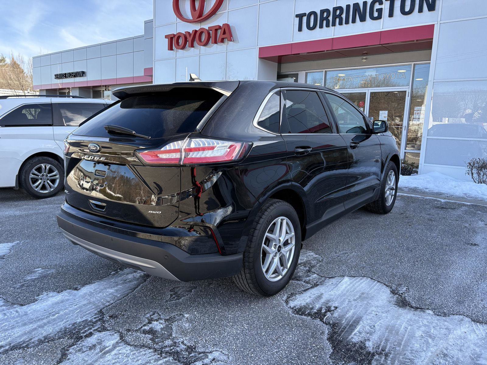 Used 2024 Ford Edge SEL image 7
