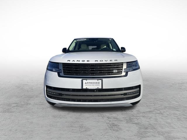 Used 2024 Land Rover Range Rover SE image 2