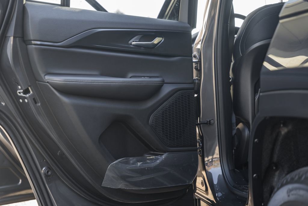 New 2025 Jeep Grand Cherokee Laredo X w/ MOPAR Finishing Package image 33