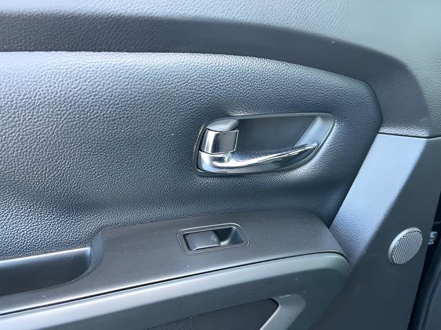 Used 2018 Nissan Titan SL w/ Midnight Edition image 29