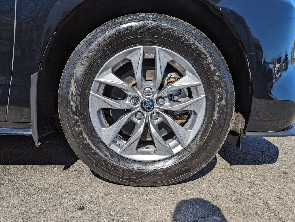 Used 2021 Toyota Sienna XLE AWD/4WD image 49