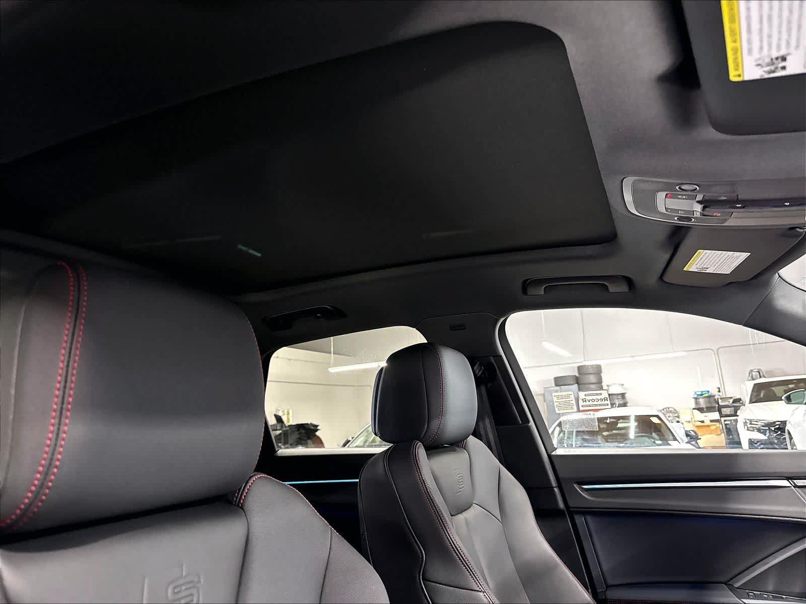 Certified 2025 Audi Q3 2.0T Premium Plus w/ Premium Plus Package AWD/4WD image 22