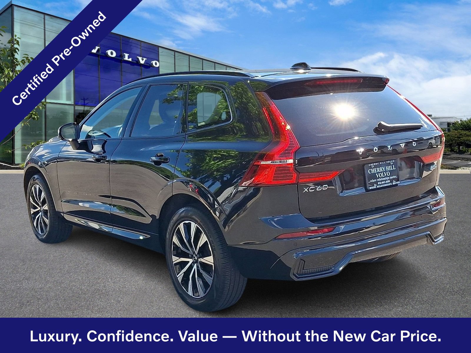 Certified 2024 Volvo XC60 B5 Core w/ Climate Package AWD/4WD image 5