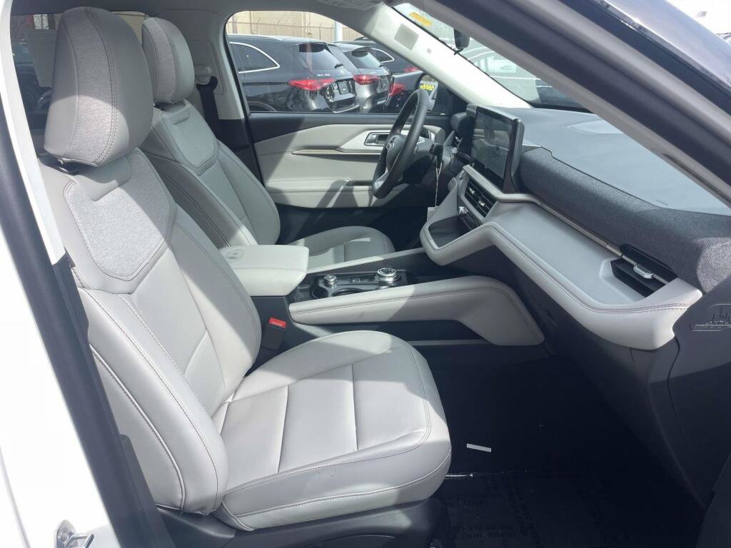 New 2026 Ford Explorer Active w/ Active Comfort Package AWD/4WD image 24