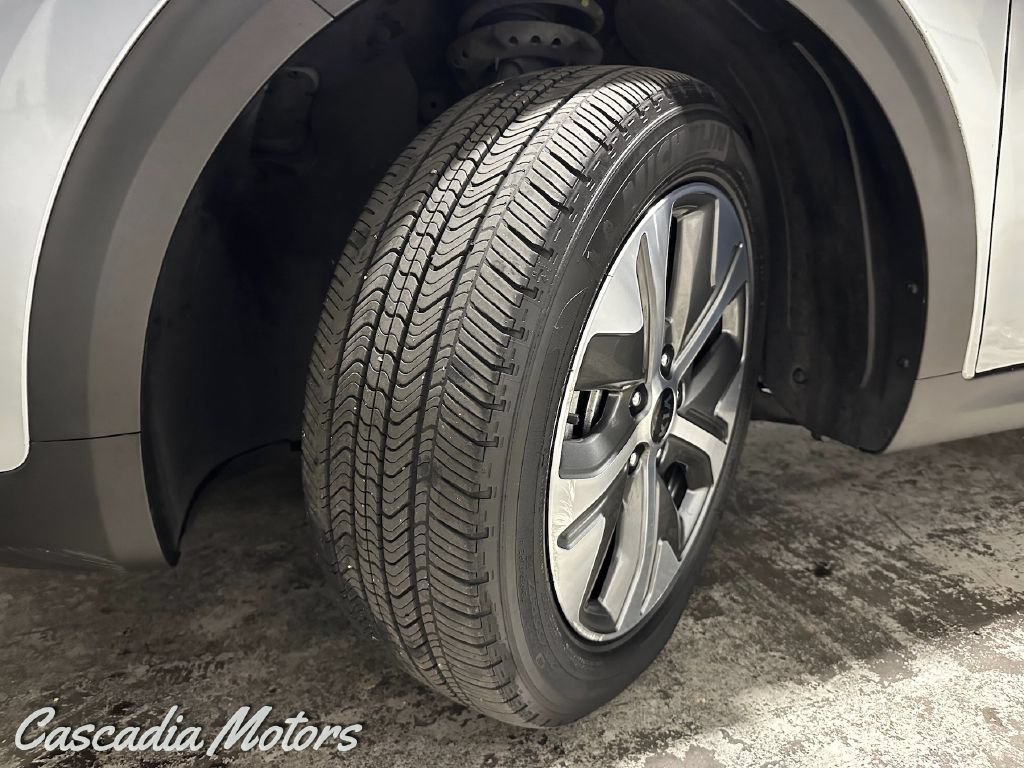 Used 2019 Kia Niro EX Premium w/ Cold Weather Package 1.0 FWD image 35