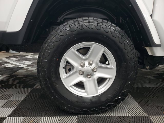 Used 2023 Jeep Gladiator Sport image 7