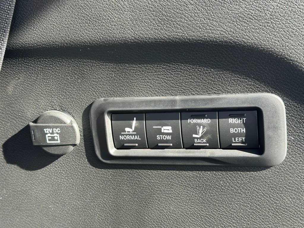 New 2026 Chrysler Pacifica Pinnacle image 9