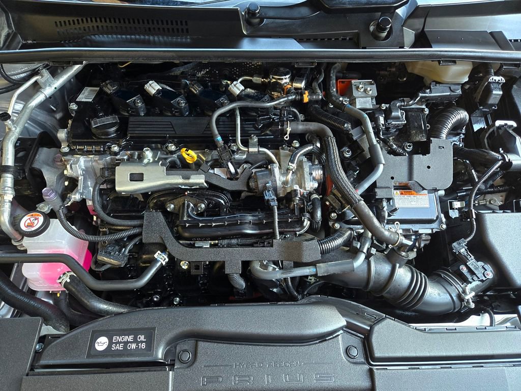 Used 2024 Toyota Prius XLE FWD image 27