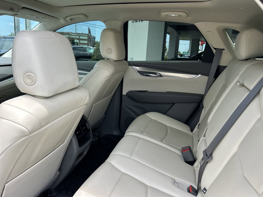 Used 2022 Cadillac XT5 Premium Luxury w/ Technology Package image 17
