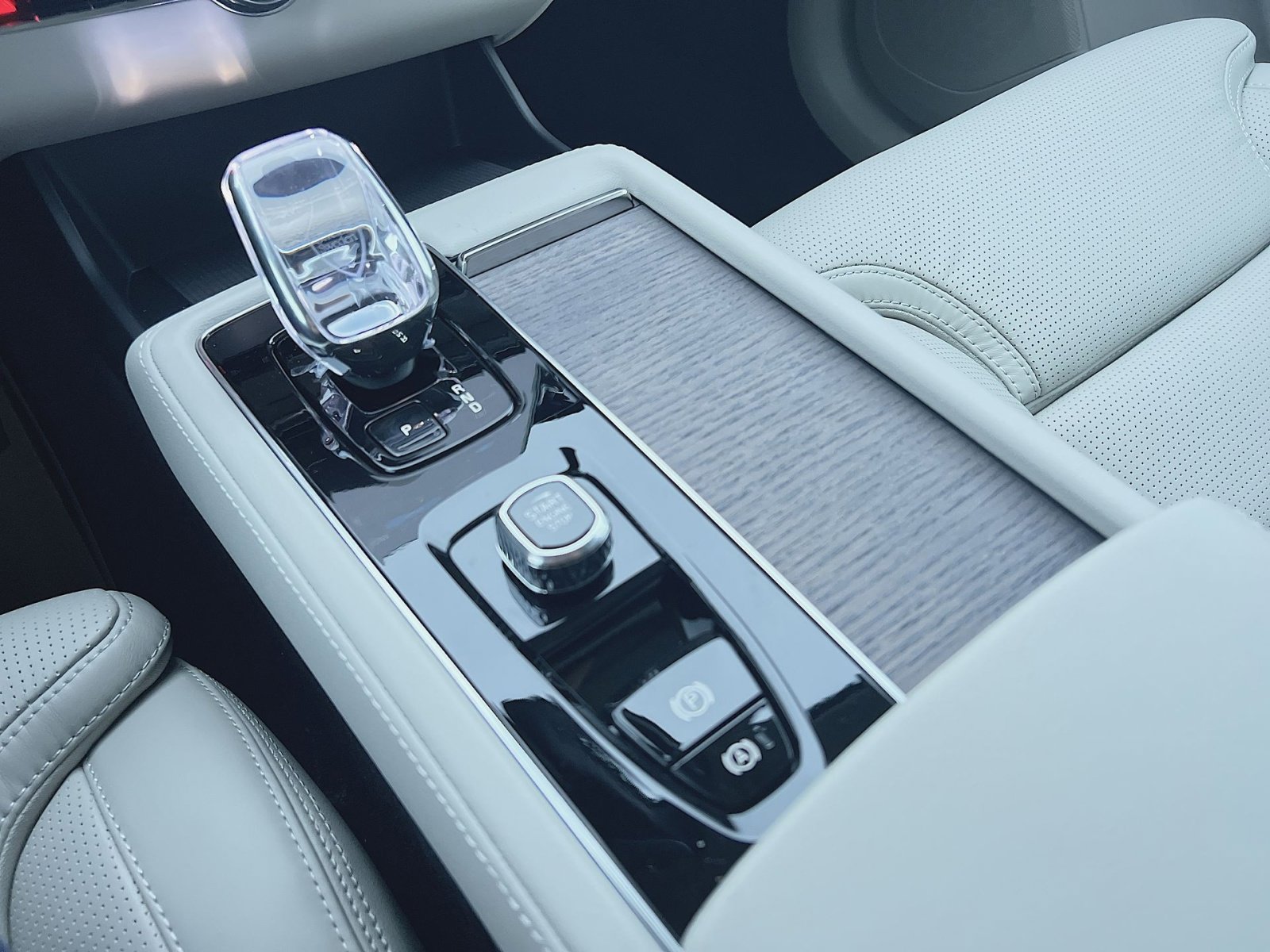 New 2026 Volvo XC90 T8 Ultra w/ Protection Package Premier image 22