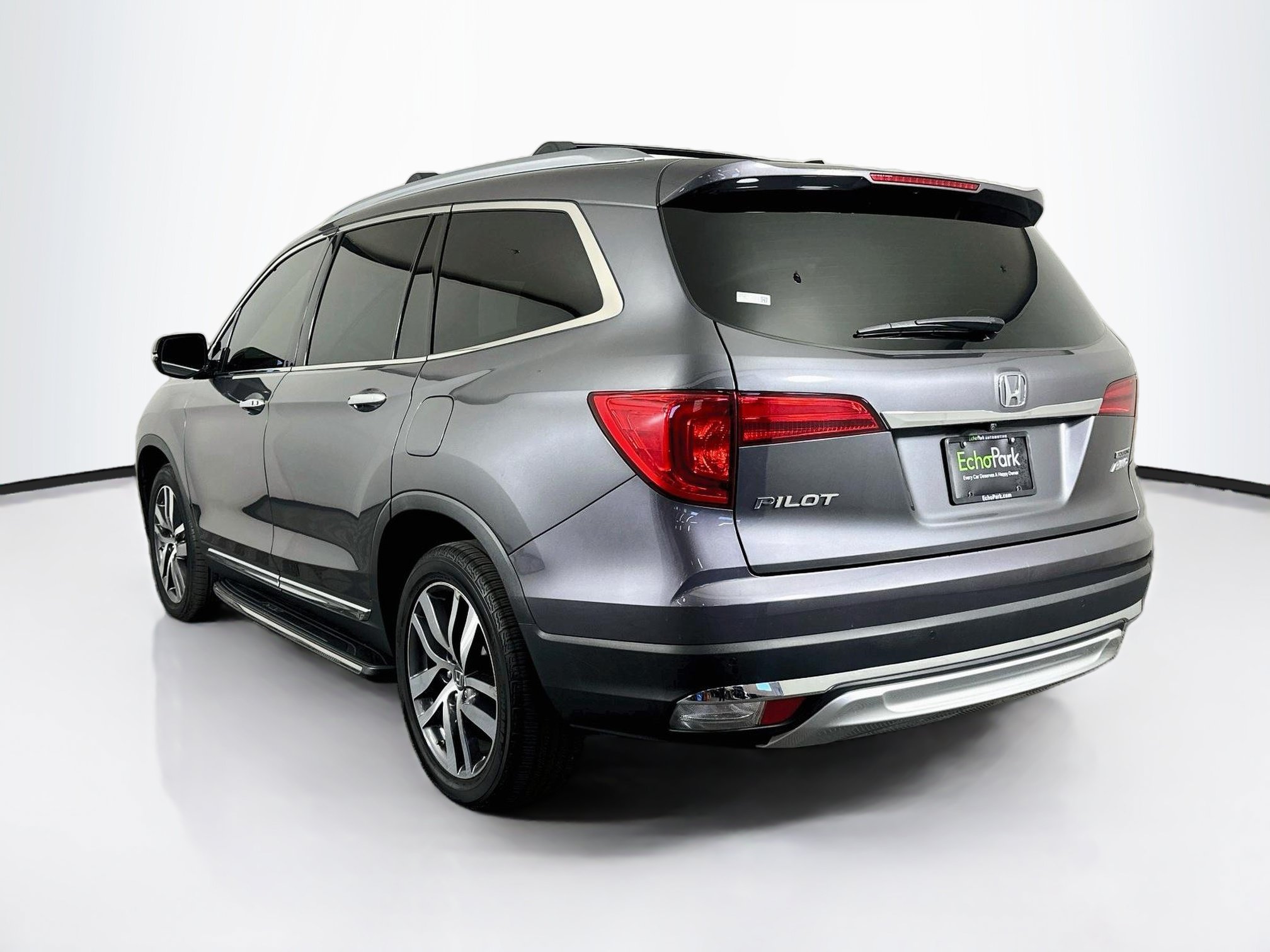 Used 2017 Honda Pilot Touring image 5