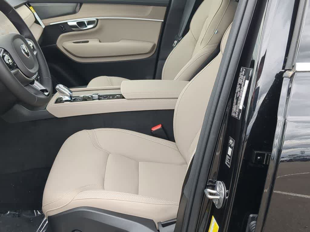 New 2026 Volvo XC90 B6 Plus w/ Protection Package AWD/4WD image 15