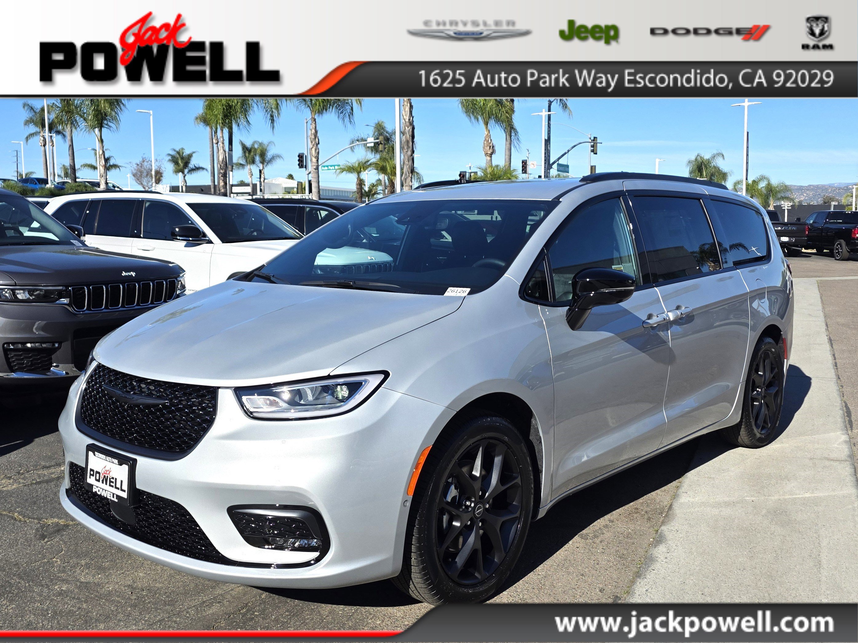 New 2026 Chrysler Pacifica Select w/ S Appearance Package