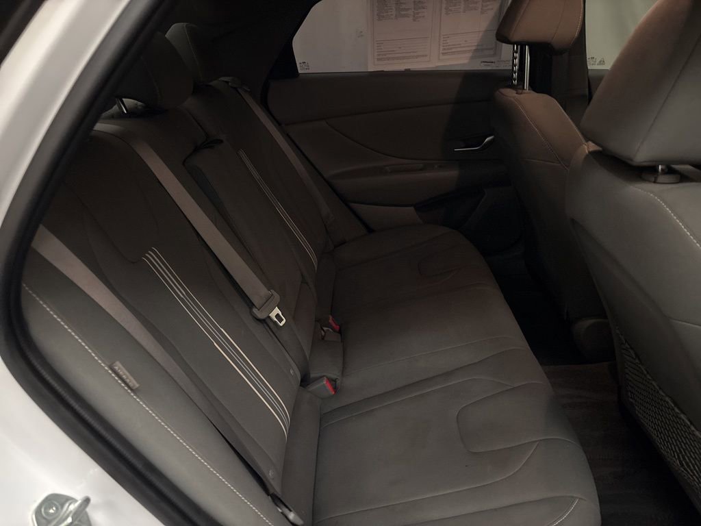 Used 2024 Hyundai Elantra SEL w/ Convenience Package image 21