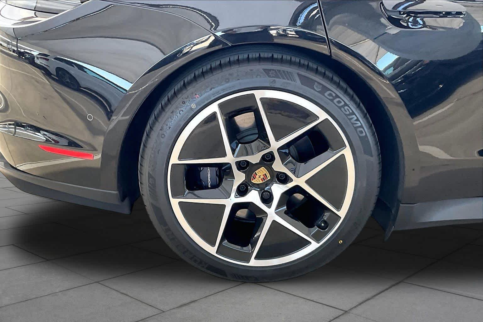 Used 2025 Porsche Taycan RWD image 9