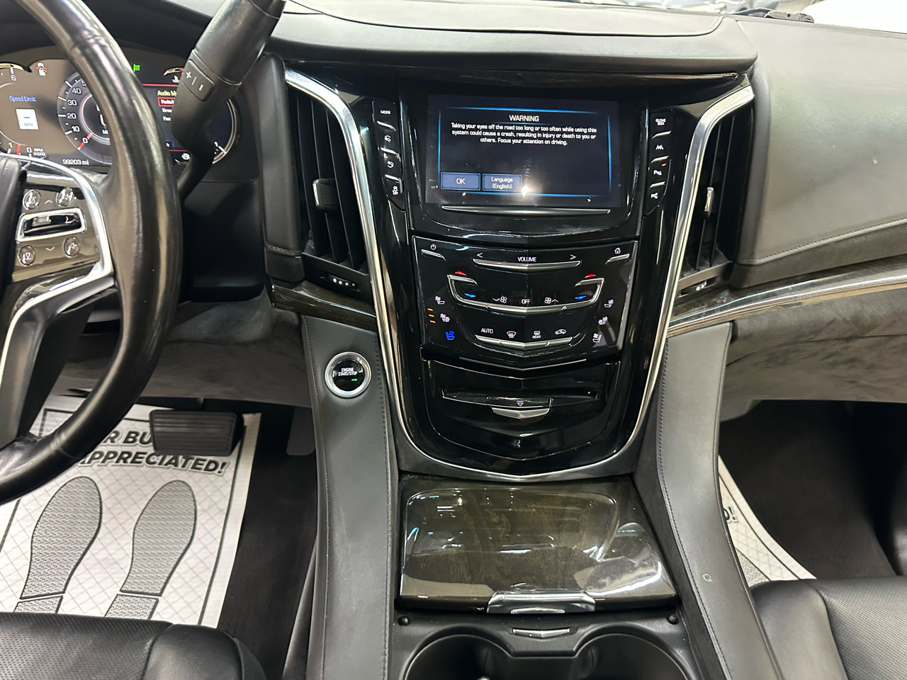 Used 2017 Cadillac Escalade Platinum AWD/4WD image 27