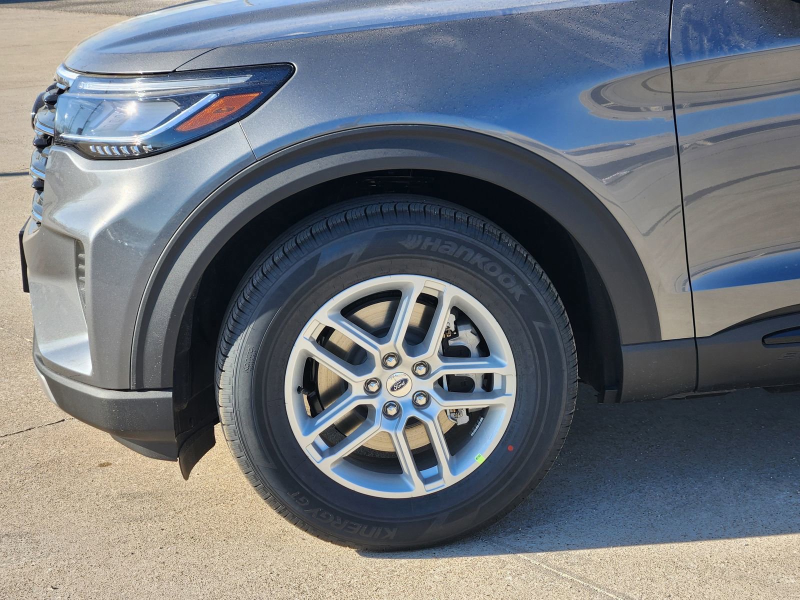 New 2026 Ford Explorer Active image 9