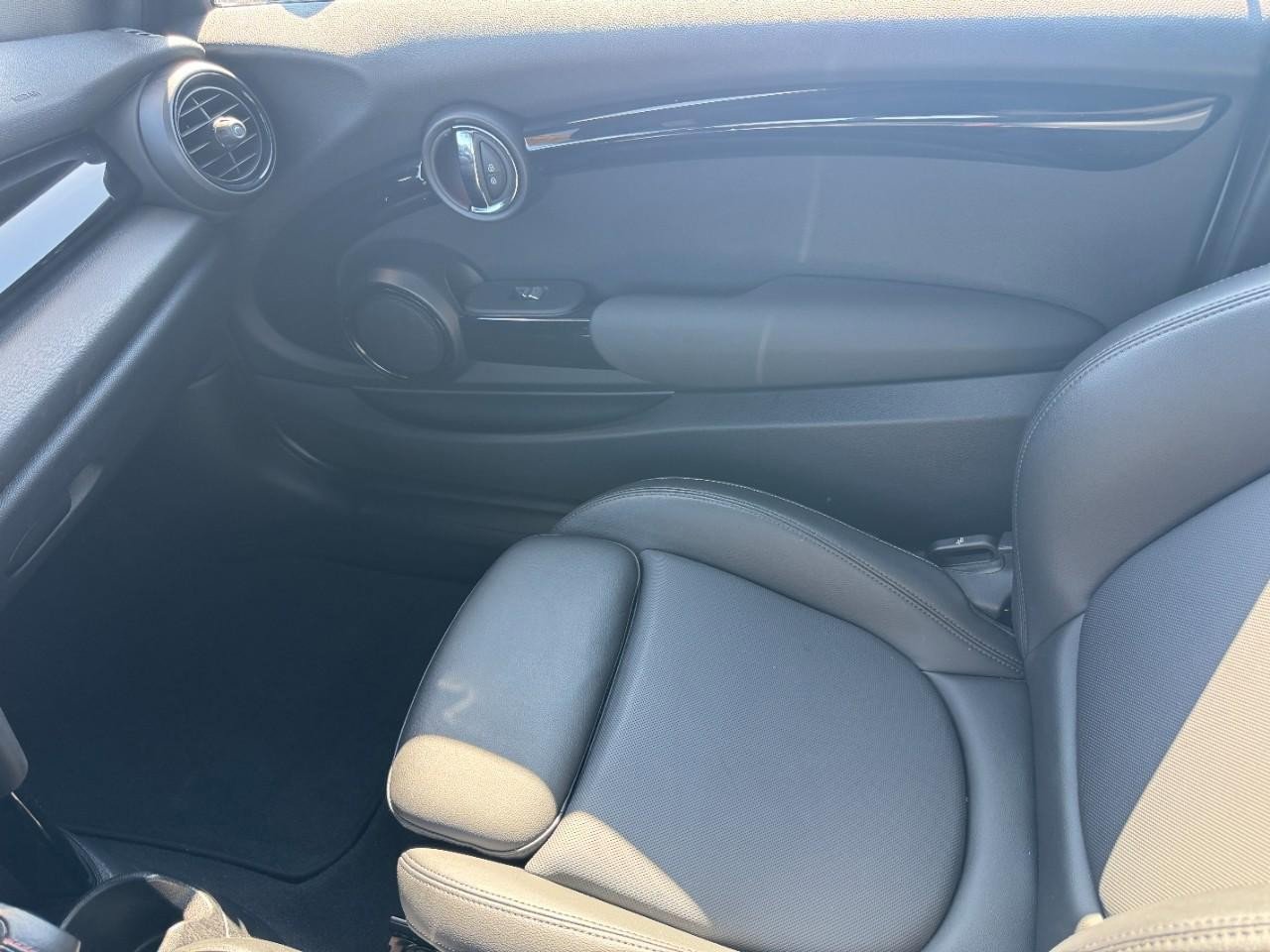 Used 2019 MINI Cooper S w/ Signature Upholstery Package image 22